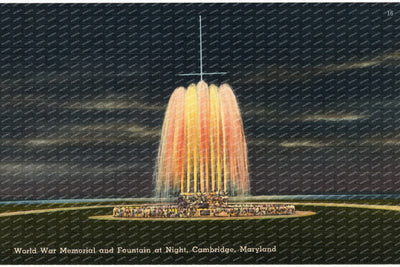 World War Memorial and Fountain at night, Cambridge, Maryland — Vintage Maryland Postcard