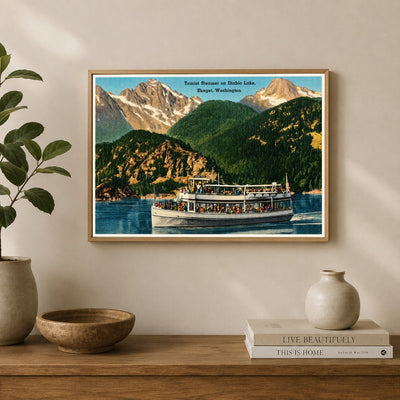 Diablo Lake, WA: Tourist steamer on Diablo Lake, Skaget