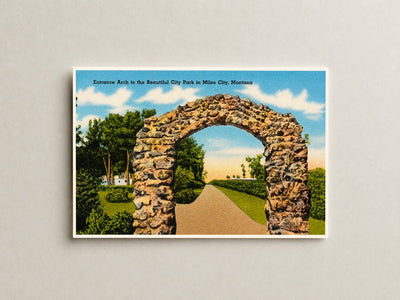 Miles City, MT: Entrance arch to the beautiful city park in Miles City