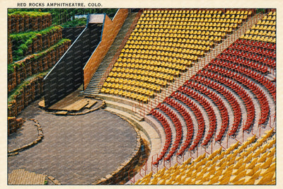 Tsa La Gi Indian Village, OK: Seating area, theatre at Tsa-la-gi