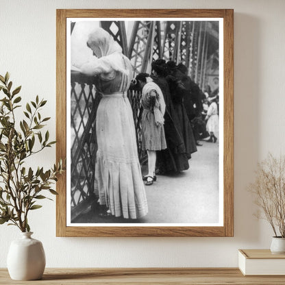 1909 Jewish New Years Prayer on Williamsburg Bridge