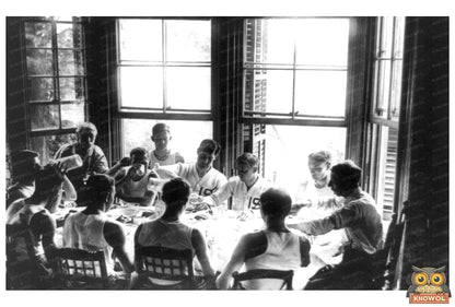 1908 Syracuse Freshmen Dining Together in Poughkeepsie