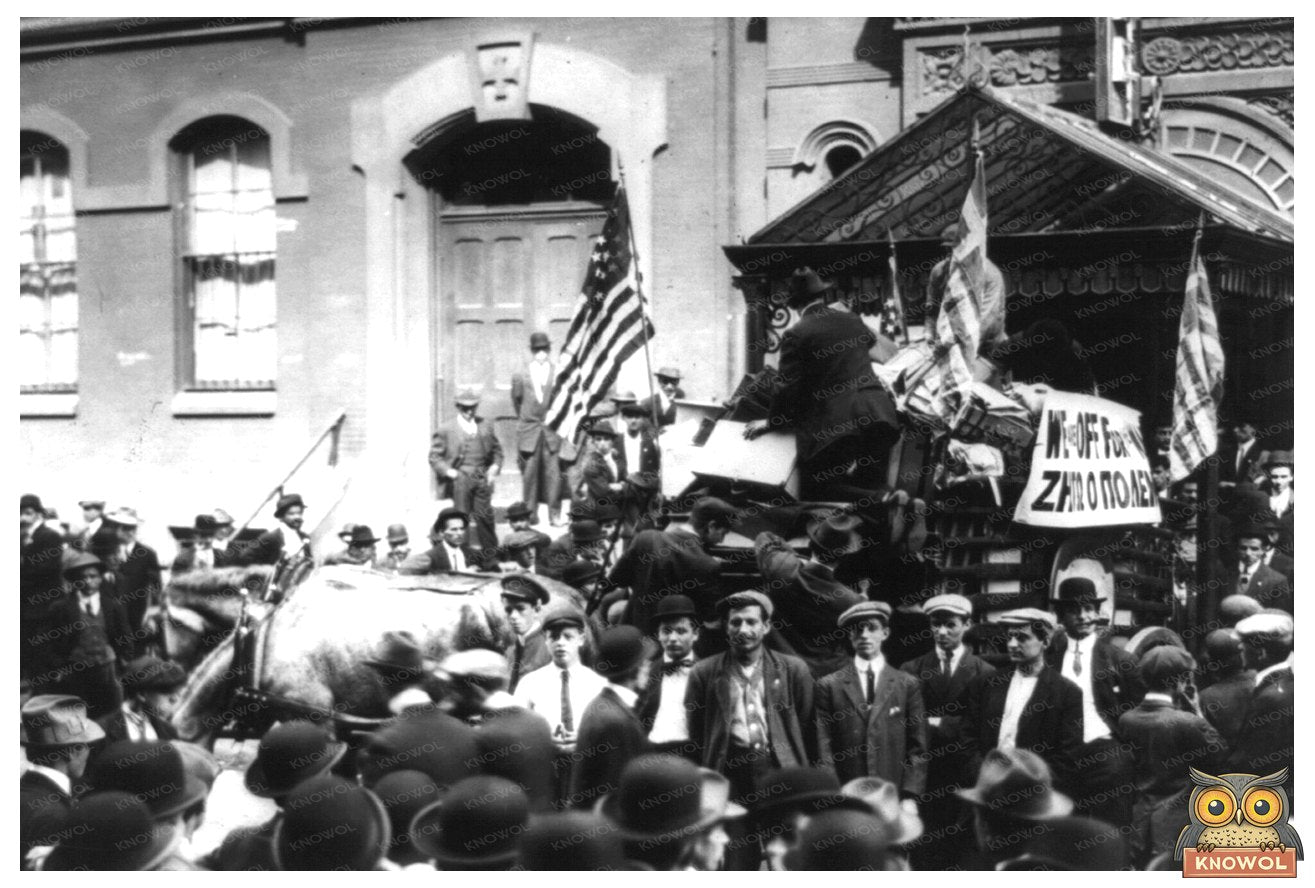 Greeks Departing New York for Balkan War Efforts