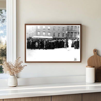 Aftermath of Triangle Shirtwaist Fire: Mourning Crowds