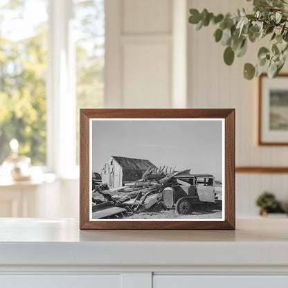 Abandoned Car and House in Crystal City Texas 1939 - Available at KNOWOL