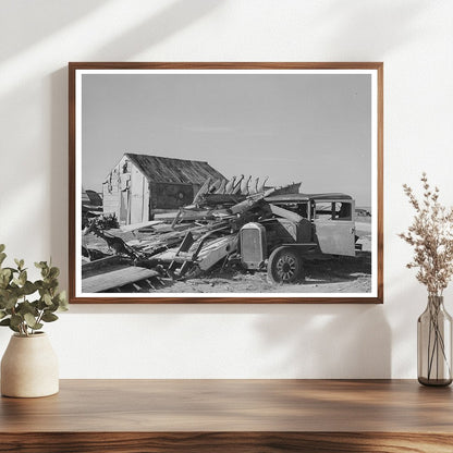 Abandoned Car and House in Crystal City Texas 1939 - Available at KNOWOL