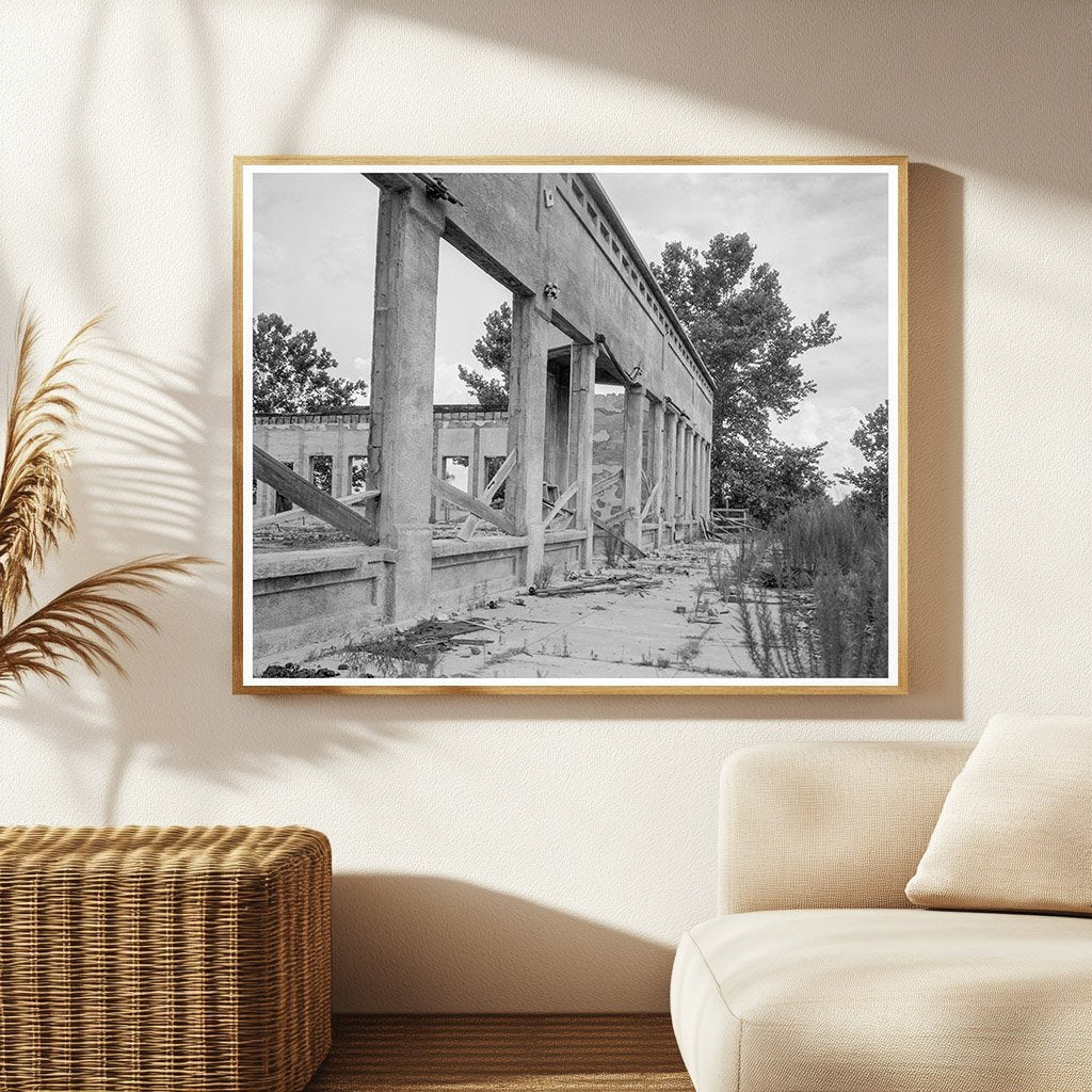 Abandoned Drug Store in Fullerton Louisiana 1937 - Available at KNOWOL