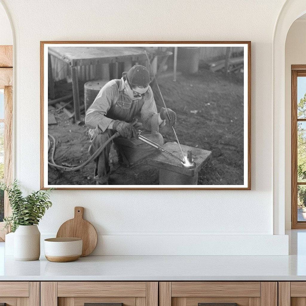 Acetylene Welding in Oil Field Operations August 1939 - Available at KNOWOL