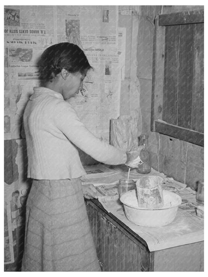 African American Woman Making Biscuits in Oklahoma 1944 - Available at KNOWOL