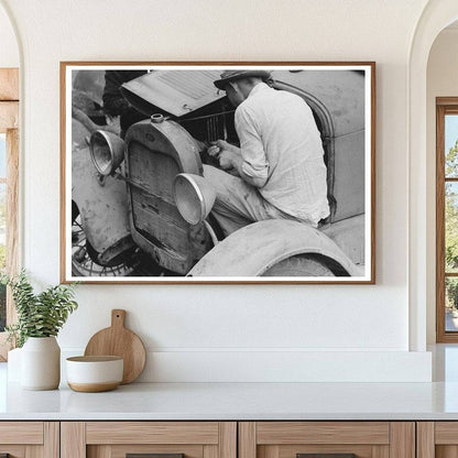 Automobile Repair in Market Square Waco Texas 1939 - Available at KNOWOL