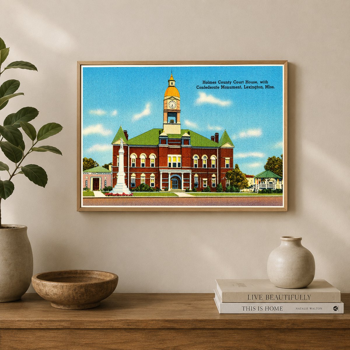 Lexington, MS: Holmes County Court House, with Confederate Monument