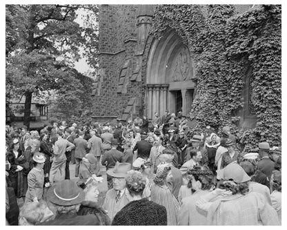 Bach Festival Crowds at Packer Memorial Chapel 1944 - Available at KNOWOL