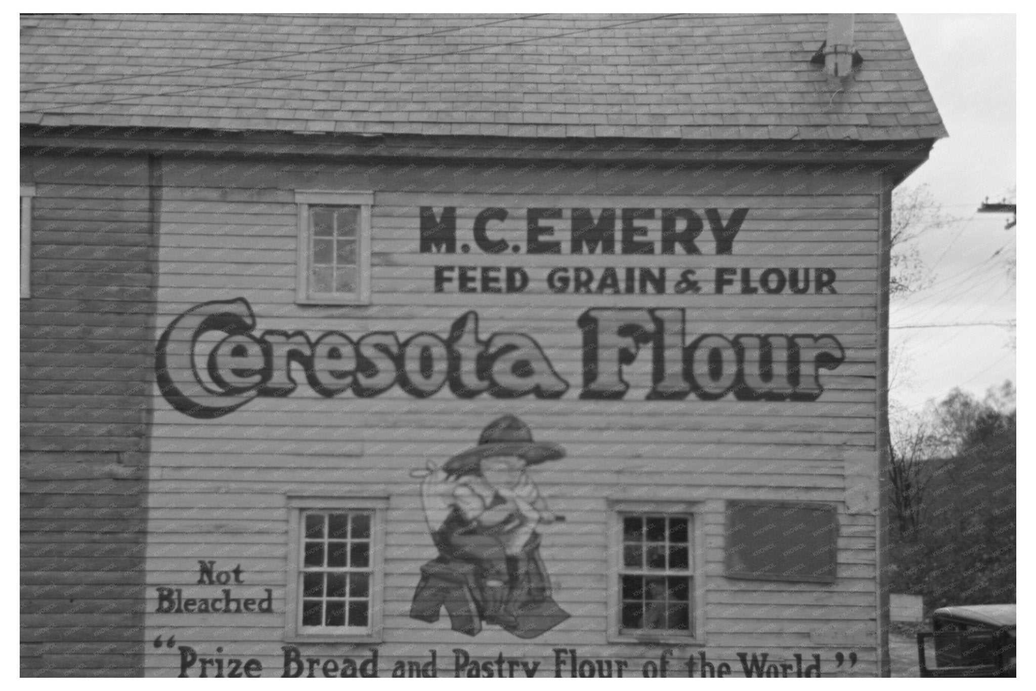 Barn in Eastern Pennsylvania November 1936 Historical Image - Available at KNOWOL