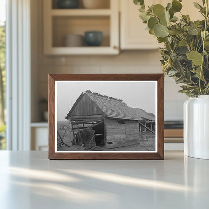 Barn of Sharecropper near Pace Mississippi 1939 - Available at KNOWOL