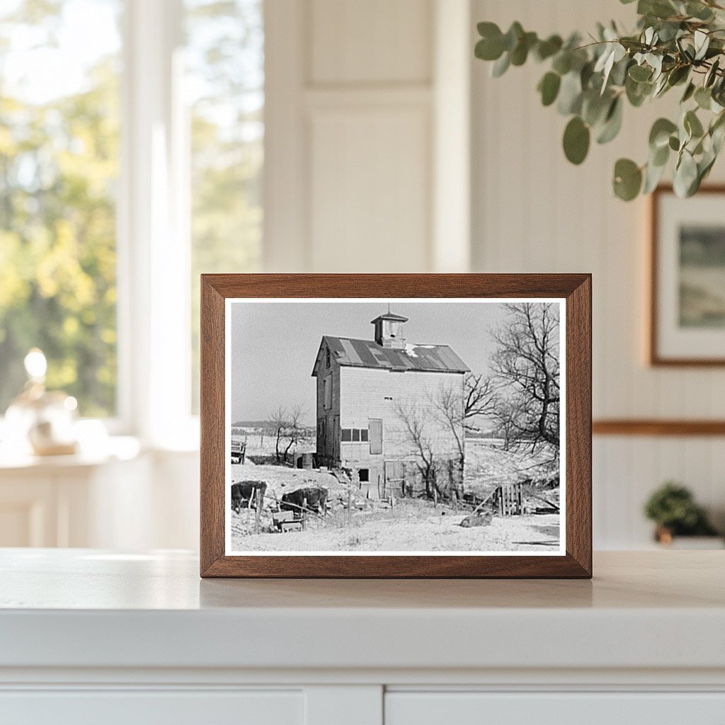 Barnyard Scene at Fred Morgenflashs Farm 1937 - Available at KNOWOL