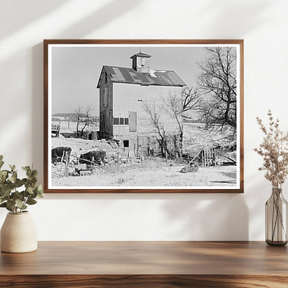 Barnyard Scene at Fred Morgenflashs Farm 1937 - Available at KNOWOL