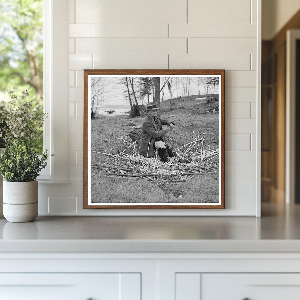 Basket Crafting at Transient Camp Hagerman Lake 1937 - Available at KNOWOL