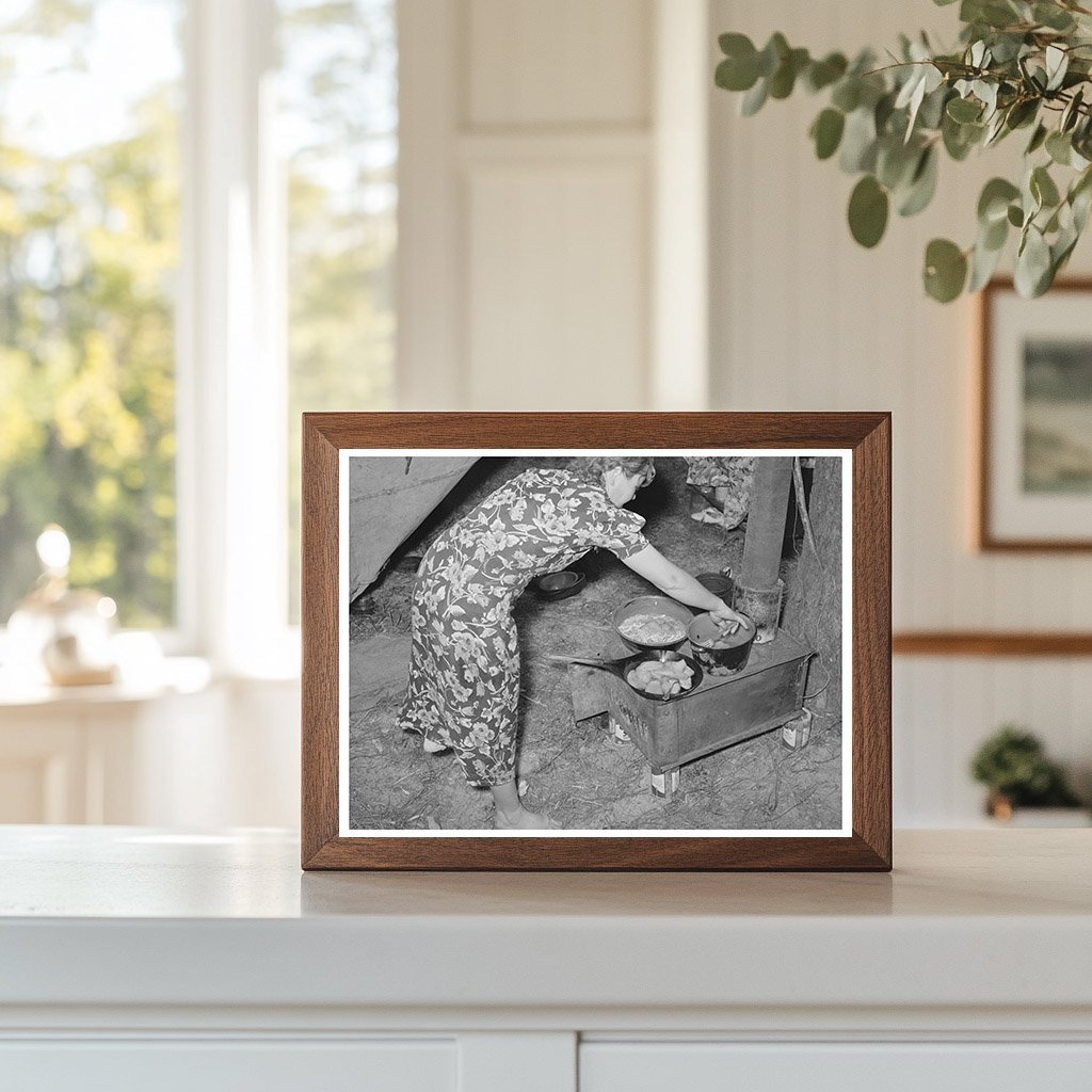 Berry Picker Preparing Dinner in Hammond Louisiana 1939 - Available at KNOWOL