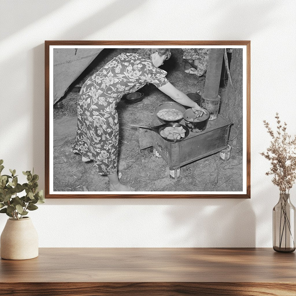 Berry Picker Preparing Dinner in Hammond Louisiana 1939 - Available at KNOWOL