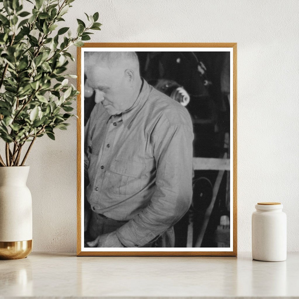 Blacksmith Sharpening Cultivator Point Marshall Texas 1939 - Available at KNOWOL