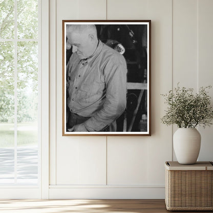 Blacksmith Sharpening Cultivator Point Marshall Texas 1939 - Available at KNOWOL