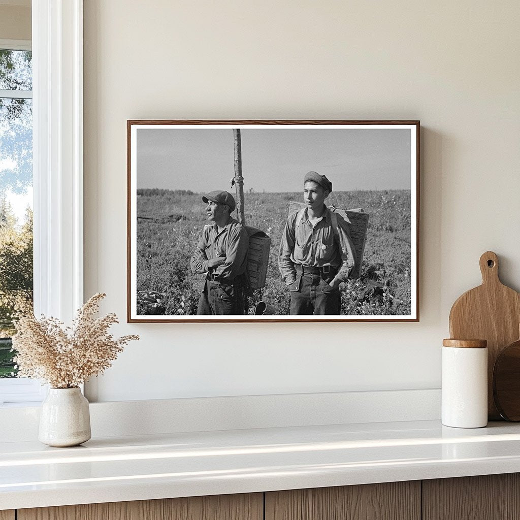 Blueberry Pickers in Little Fork Minnesota August 1937 - Available at KNOWOL