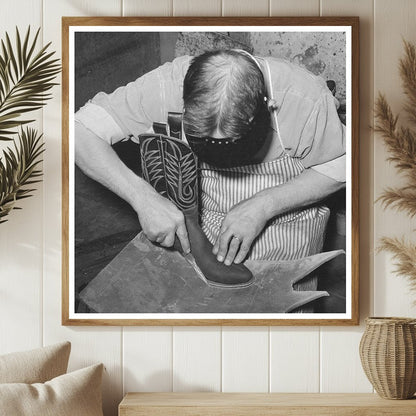 Bootmaker Tracing Sole Leather in Alpine Texas 1939 - Available at KNOWOL