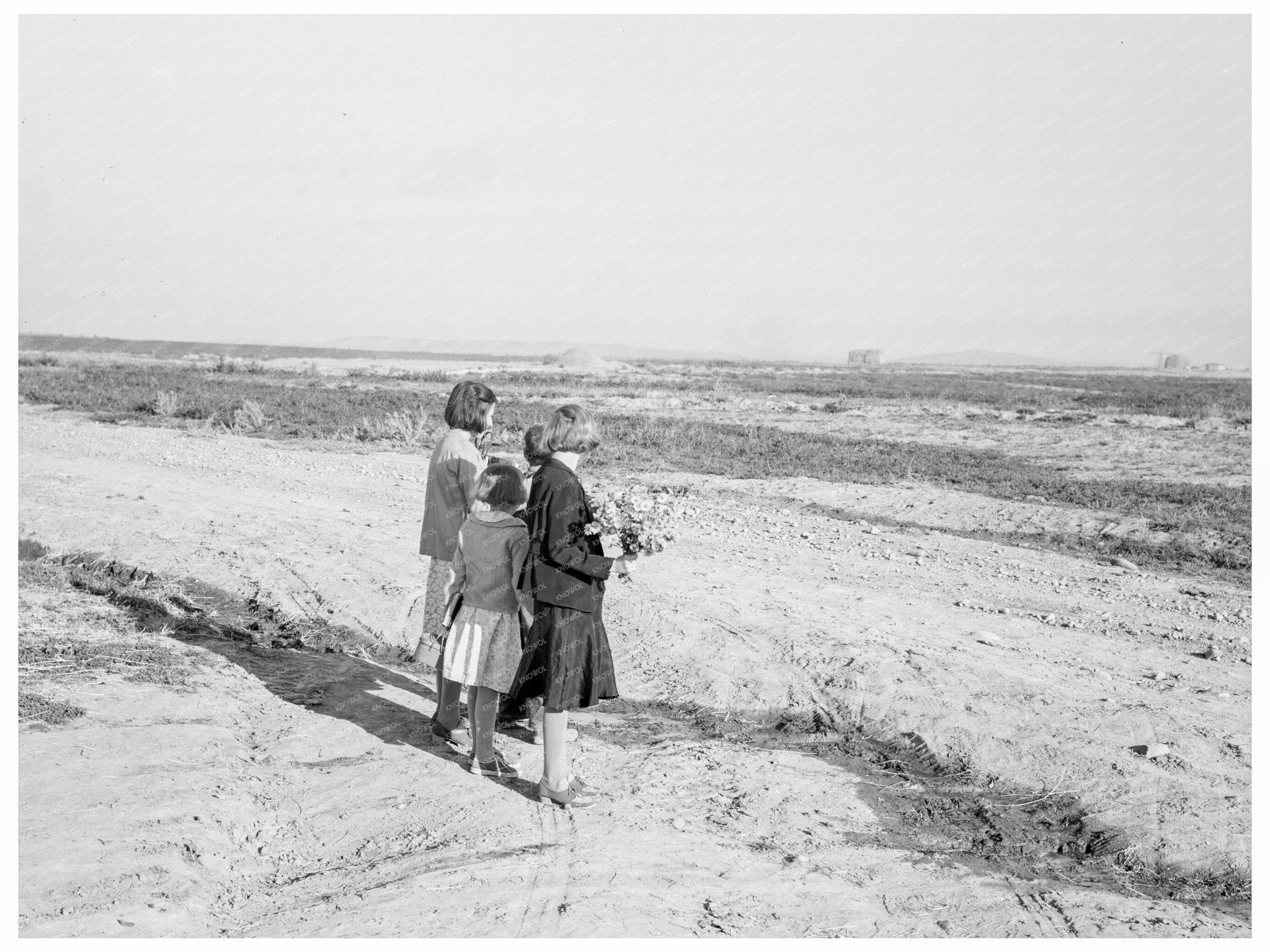 Browning Children Waiting for School Bus in Oregon 1939 - Available at KNOWOL