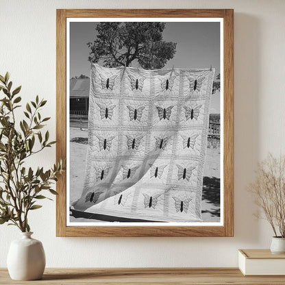 Butterfly Applique Quilt by Mrs. Bill Stagg June 1940 - Available at KNOWOL