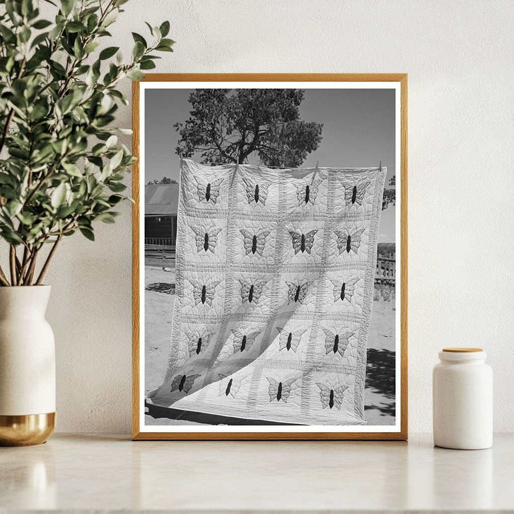 Butterfly Applique Quilt by Mrs. Bill Stagg June 1940 - Available at KNOWOL