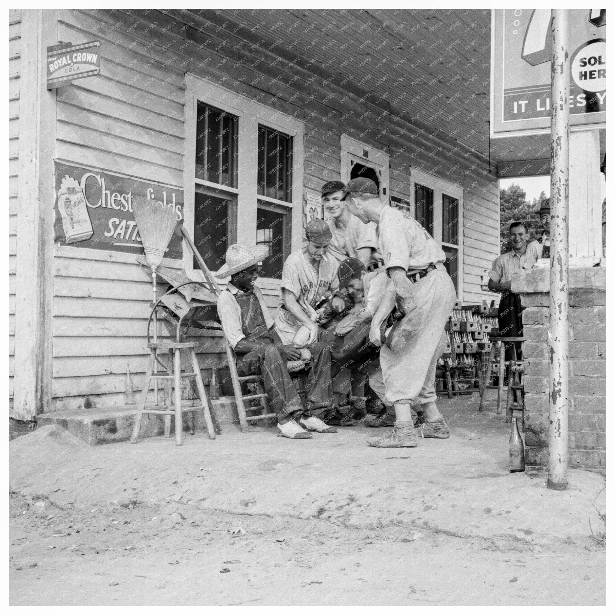 Cedargrove Baseball Team at Filling Station 1939 - Available at KNOWOL