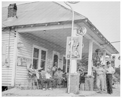 Cedargrove Team at Chapel Hill Filling Station 1939 - Available at KNOWOL