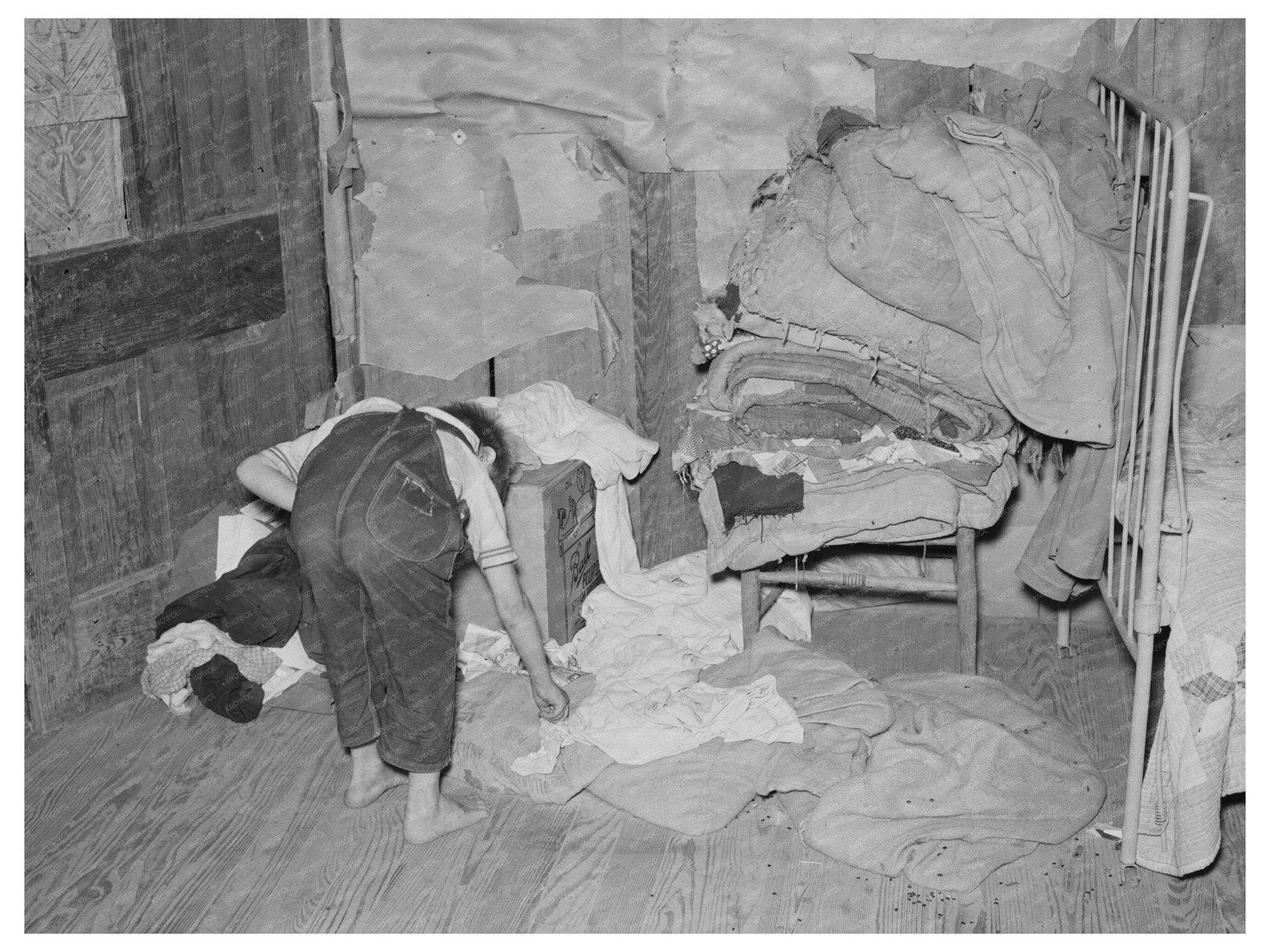 Child in Shack Bedroom New Madrid County May 1938 - Available at KNOWOL