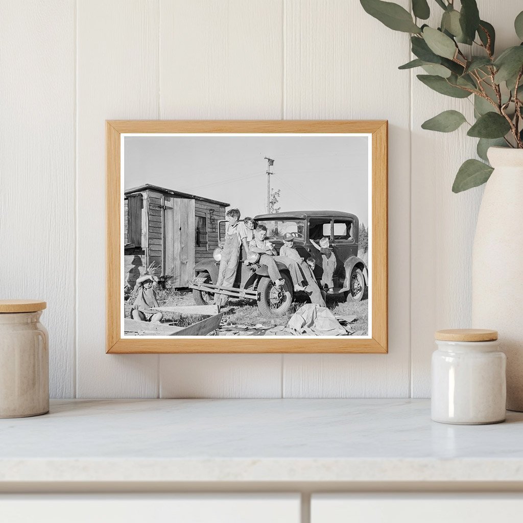 Children Bean Picking in Marion County Oregon 1939 - Available at KNOWOL