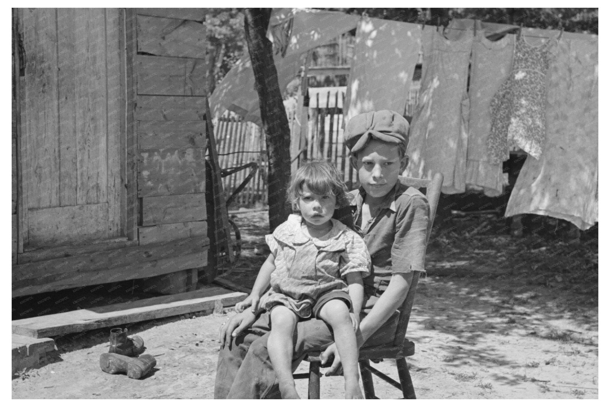 Children of Alonzo Heath Farmer in Wisconsin 1937 - Available at KNOWOL