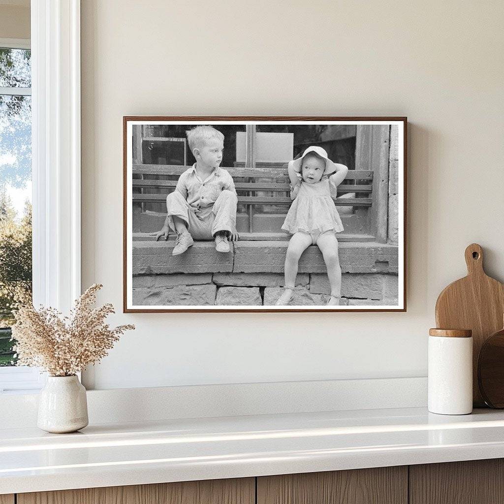 Children of gold miners in Mogollon New Mexico 1940 - Available at KNOWOL