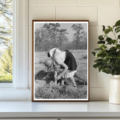 Children of Sharecroppers with Sweet Potatoes 1938 - Available at KNOWOL