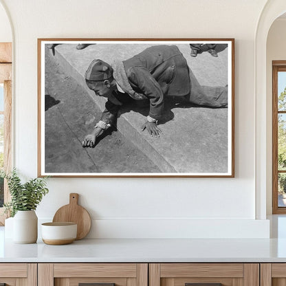 Children Playing Marbles South Side Chicago 1941 - Available at KNOWOL