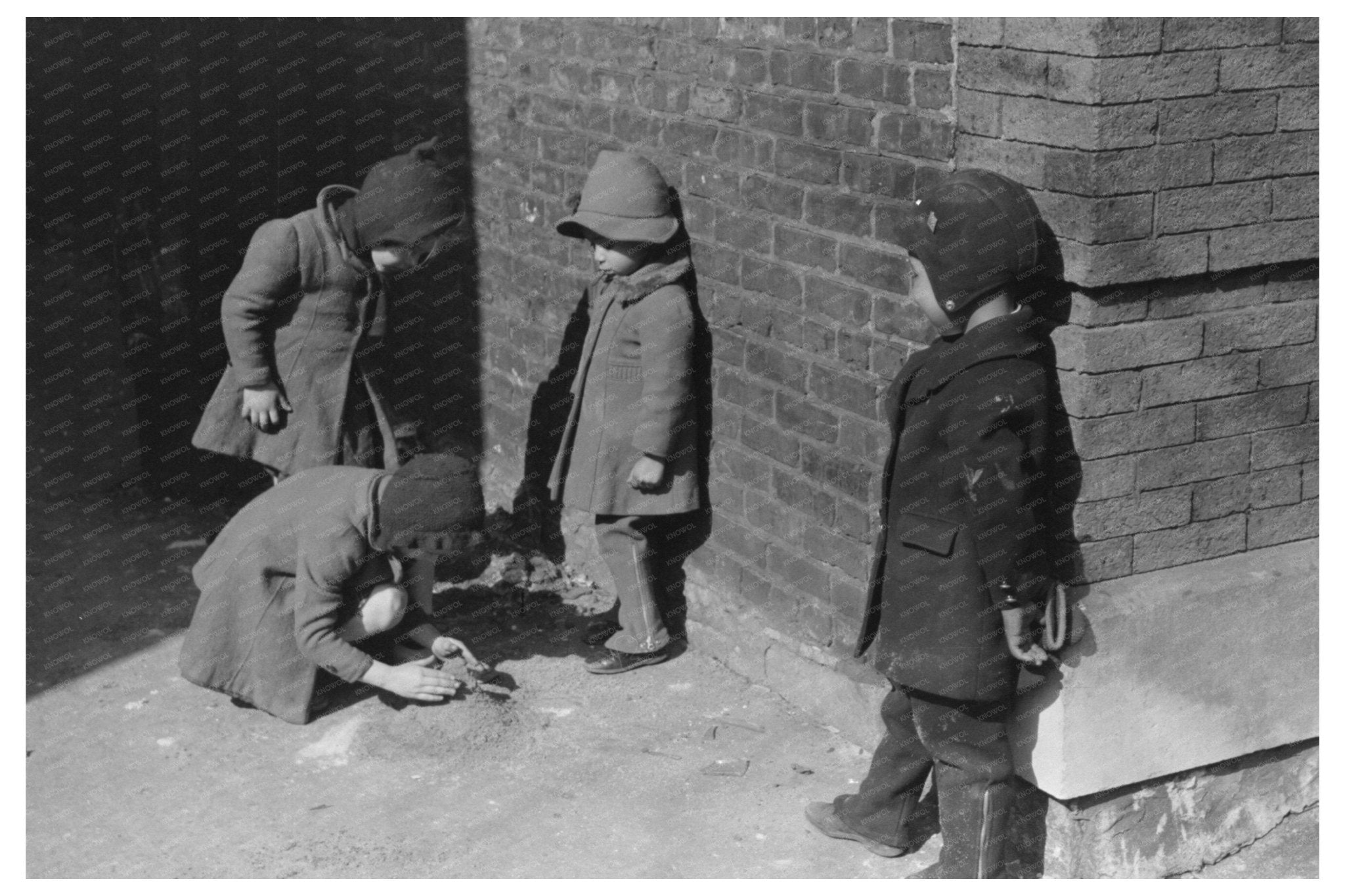 Children Playing Together in Chicago 1941 - Available at KNOWOL