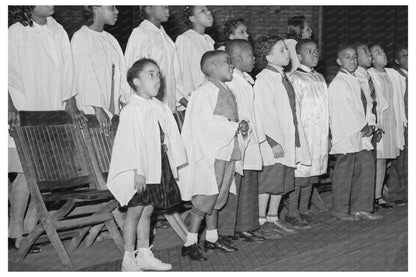 Childrens Choir at Pentecostal Church Chicago 1941 - Available at KNOWOL