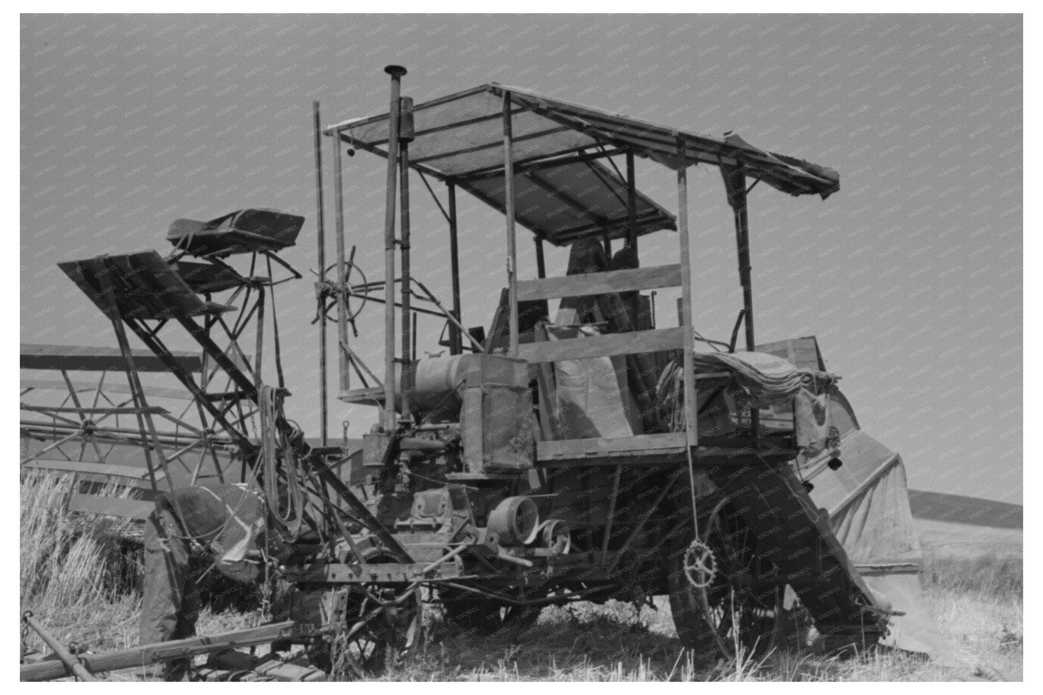 Combine Harvester in Walla Walla County 1941 - Available at KNOWOL