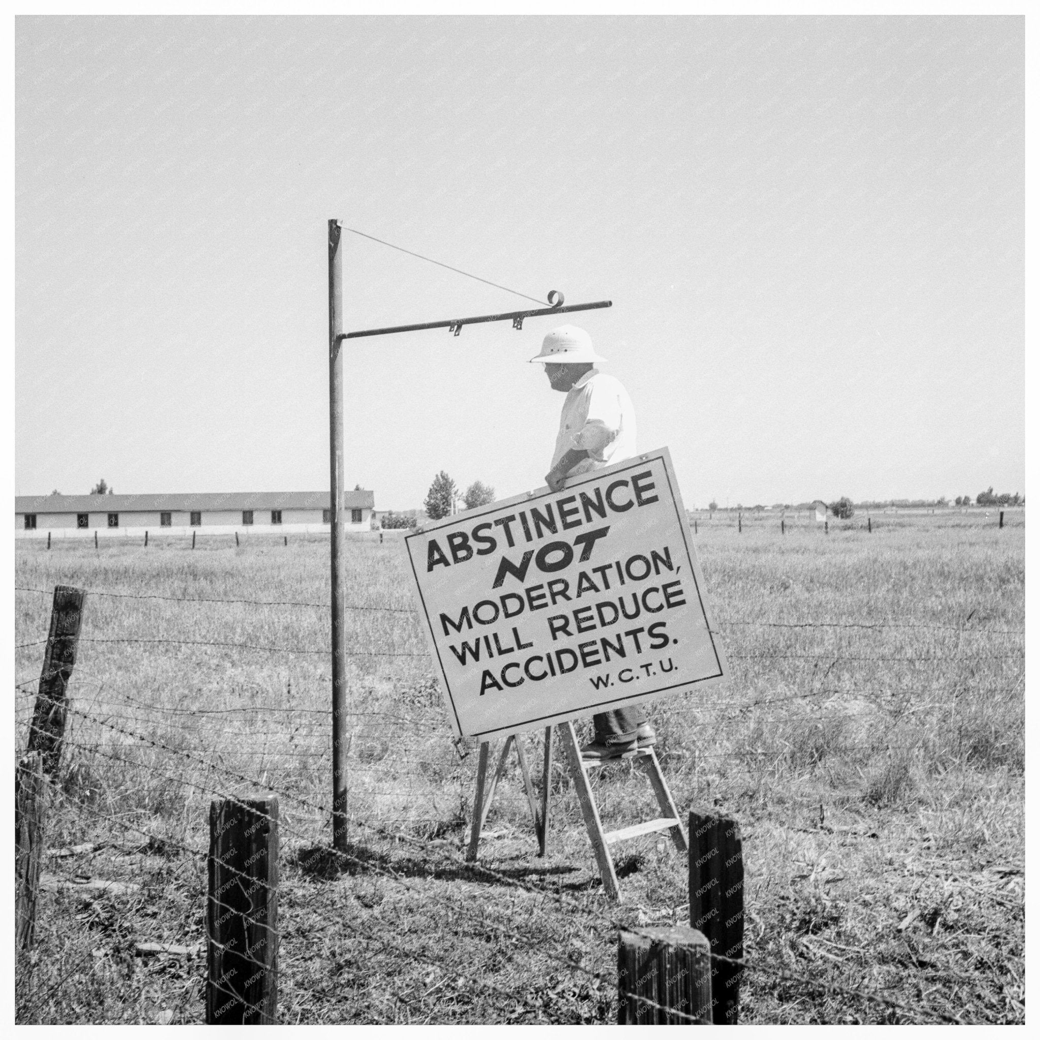 Committee Erects Sign on U.S. Highway 99 May 1939 - Available at KNOWOL