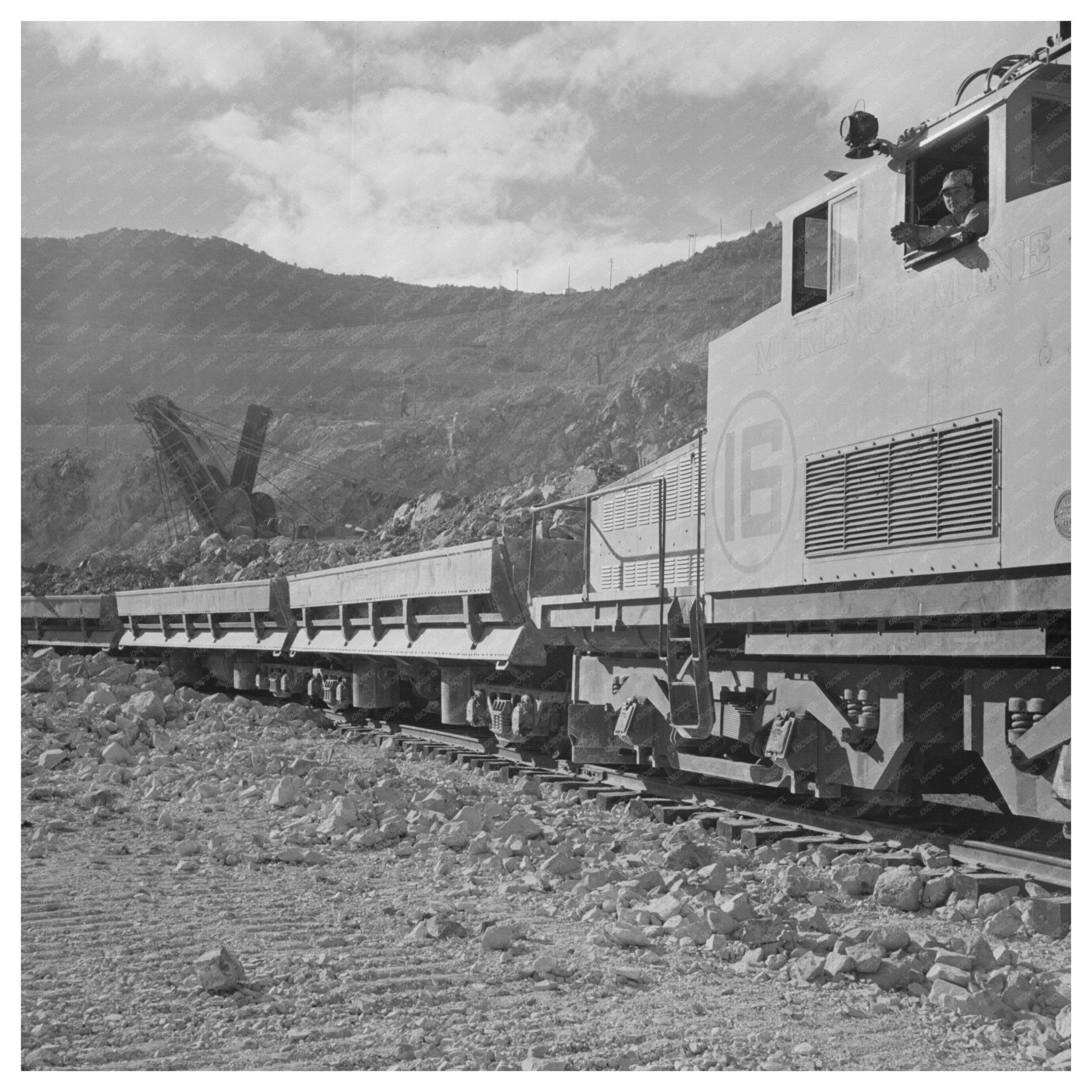 Copper Ore Loading at Morenci Arizona Mine 1930 - Available at KNOWOL