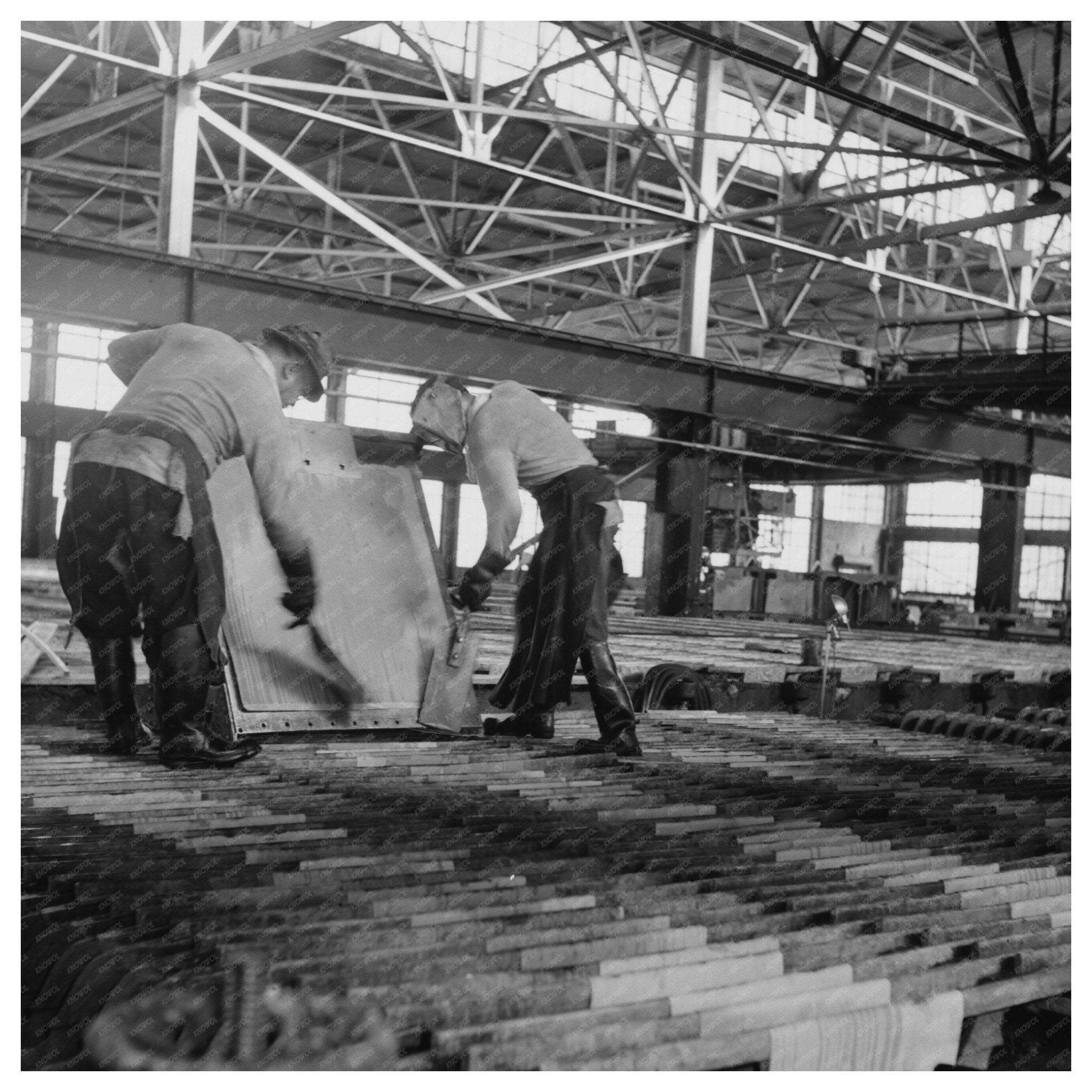 Copper Sheet Production for WWII in El Paso 1943 - Available at KNOWOL