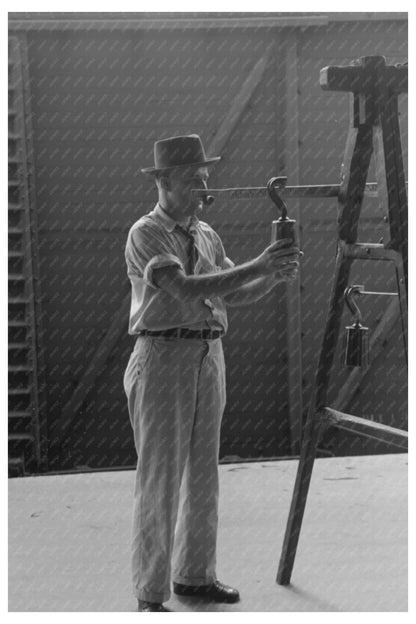 Cotton Compress Operations Houston Texas October 1939 - Available at KNOWOL