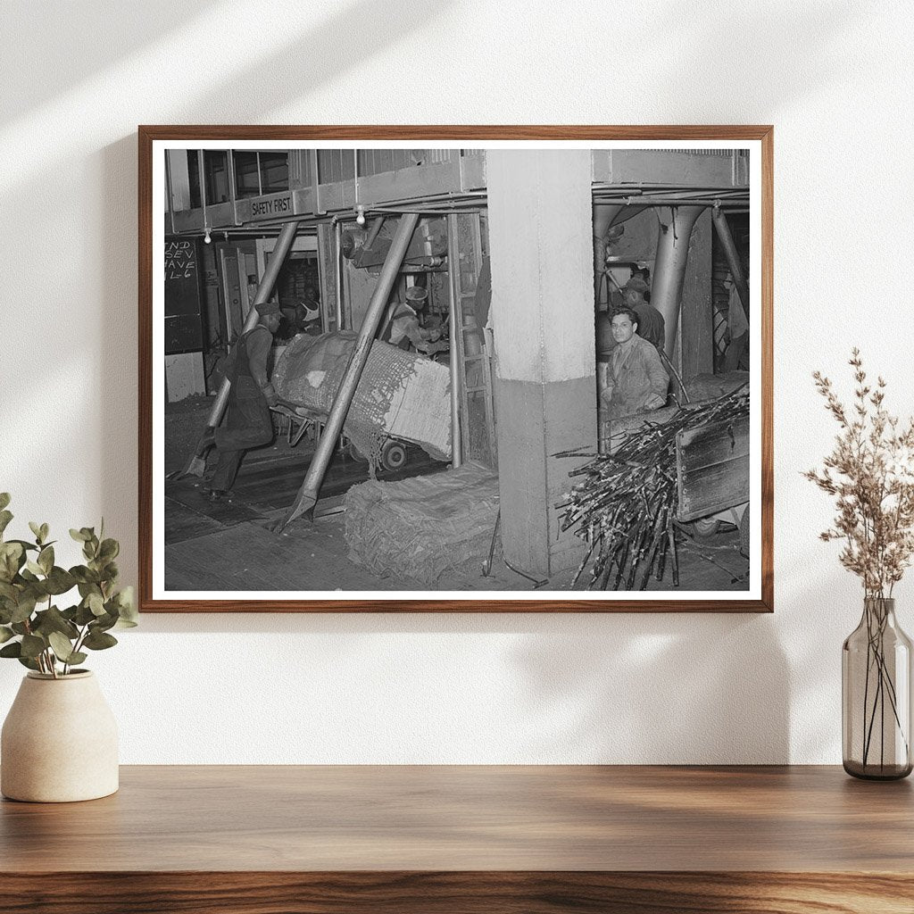 Cotton Compression Process in Houston Texas 1939 - Available at KNOWOL