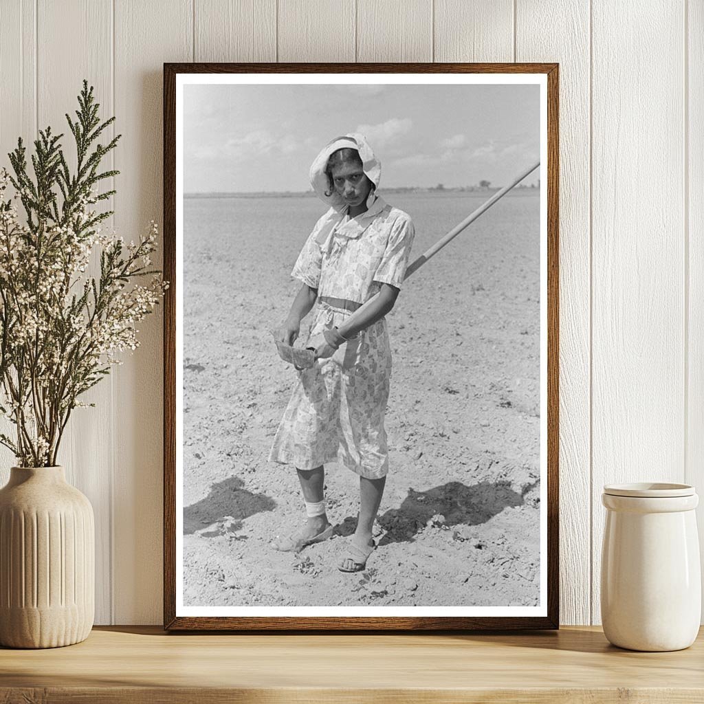 Cotton Hoeing in New Madrid County Missouri 1938 - Available at KNOWOL