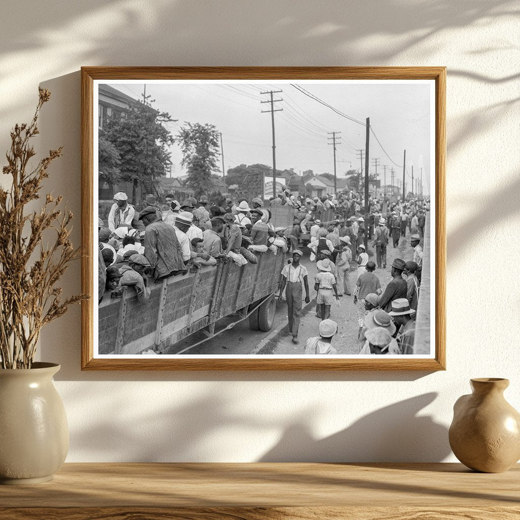 Cotton Hoers Loading in Memphis Tennessee June 1937 - Available at KNOWOL