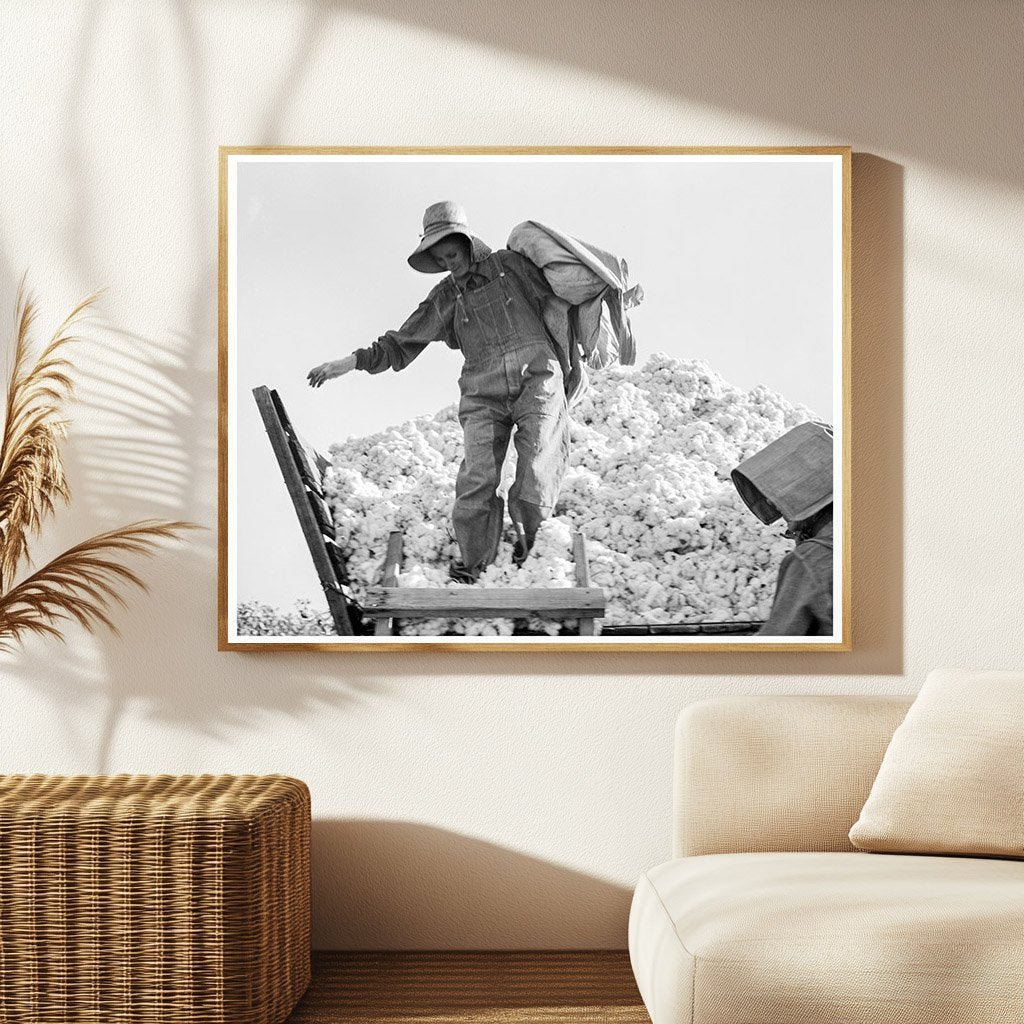 Cotton Pickers in San Joaquin Valley 1936 Photo - Available at KNOWOL