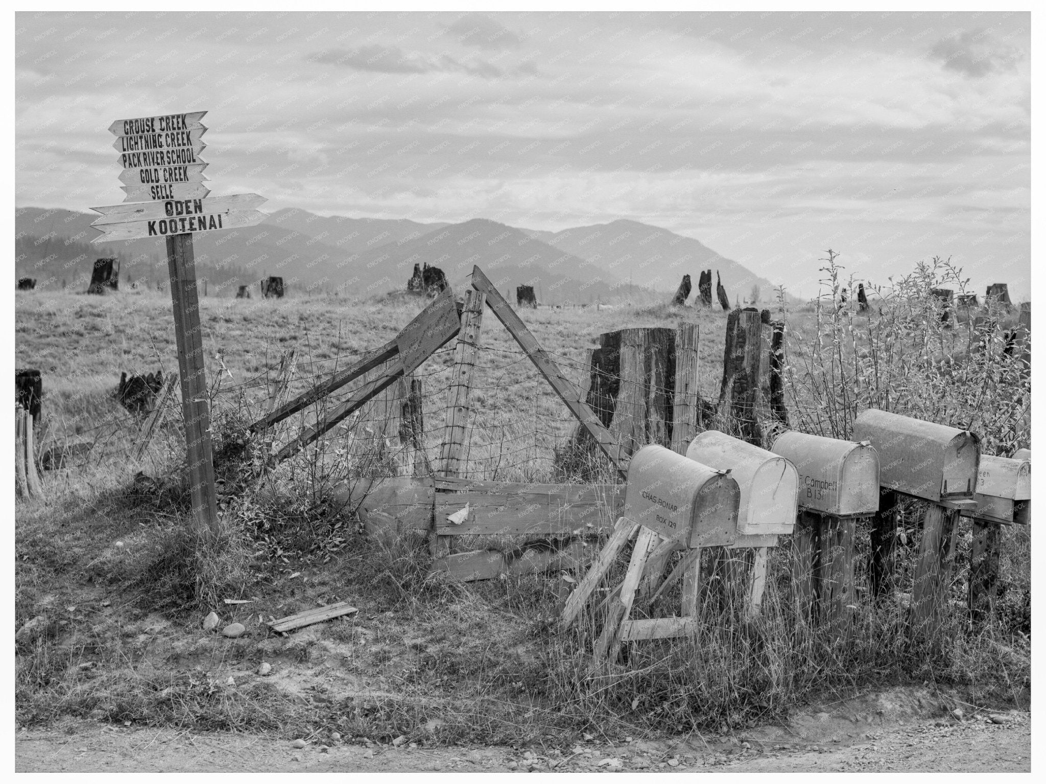 Crossroads in Boundary County Idaho 1939 - Available at KNOWOL